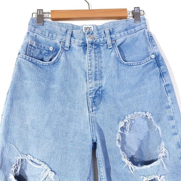 URBAN OUTFITTERS BDG Baggy Boyfriend High Rise Destroyed Jeans 90s Light Wash 27 - Picture 2 of 12